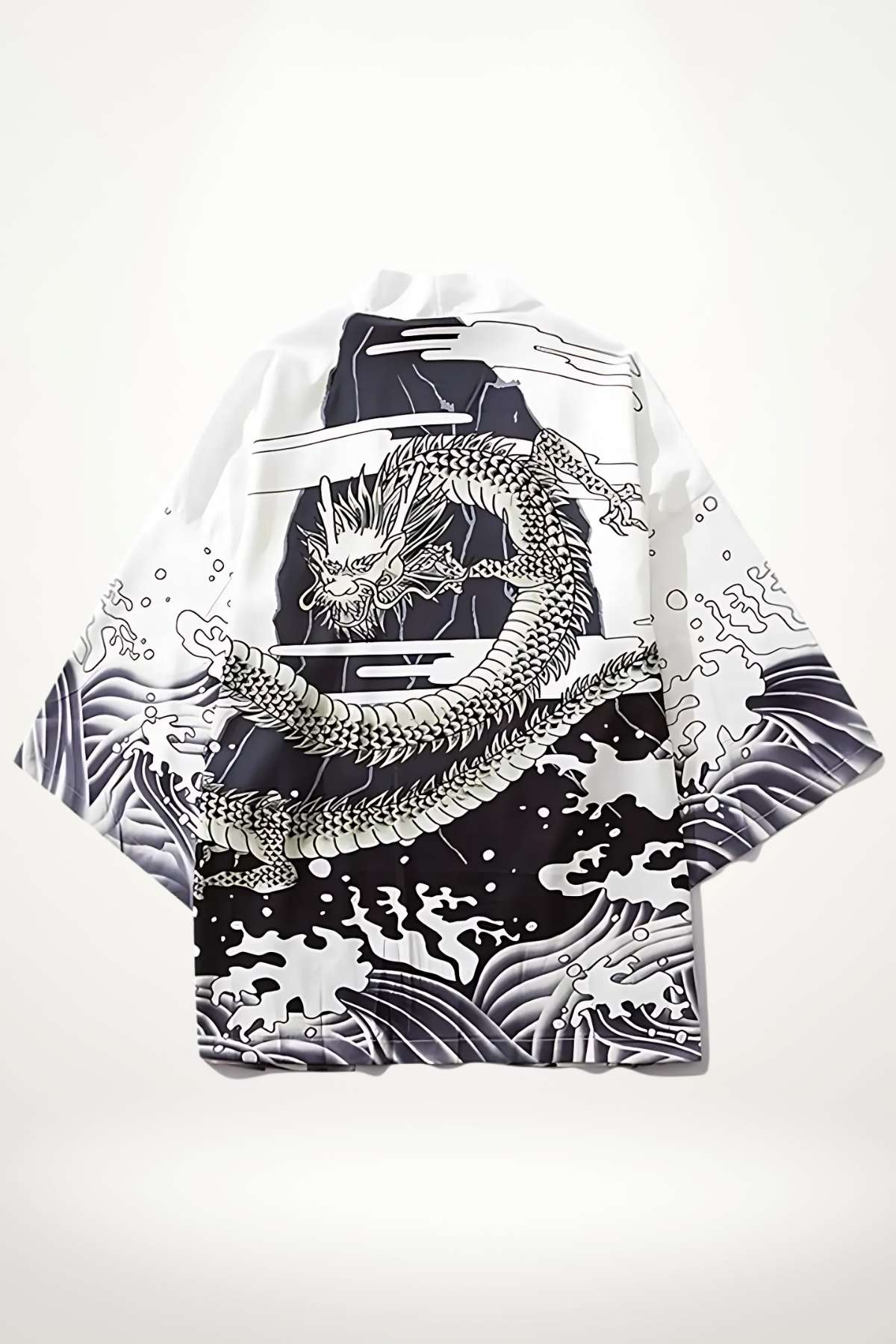 kimono homme moderne motif dragon japonais noir et blanc, veste fluide inspiration ukiyo-e au style graphique et urbain