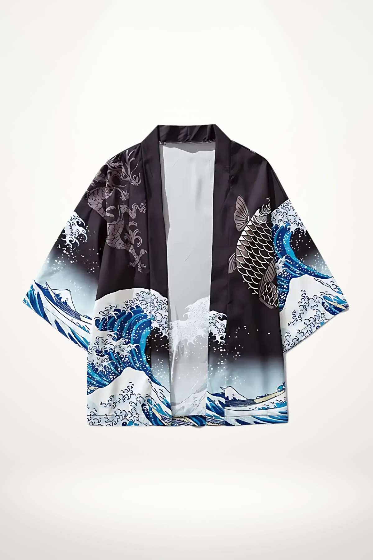 Kimono japonais en satin noir avec motifs de vagues bleues et poissons, style minimaliste et élégant