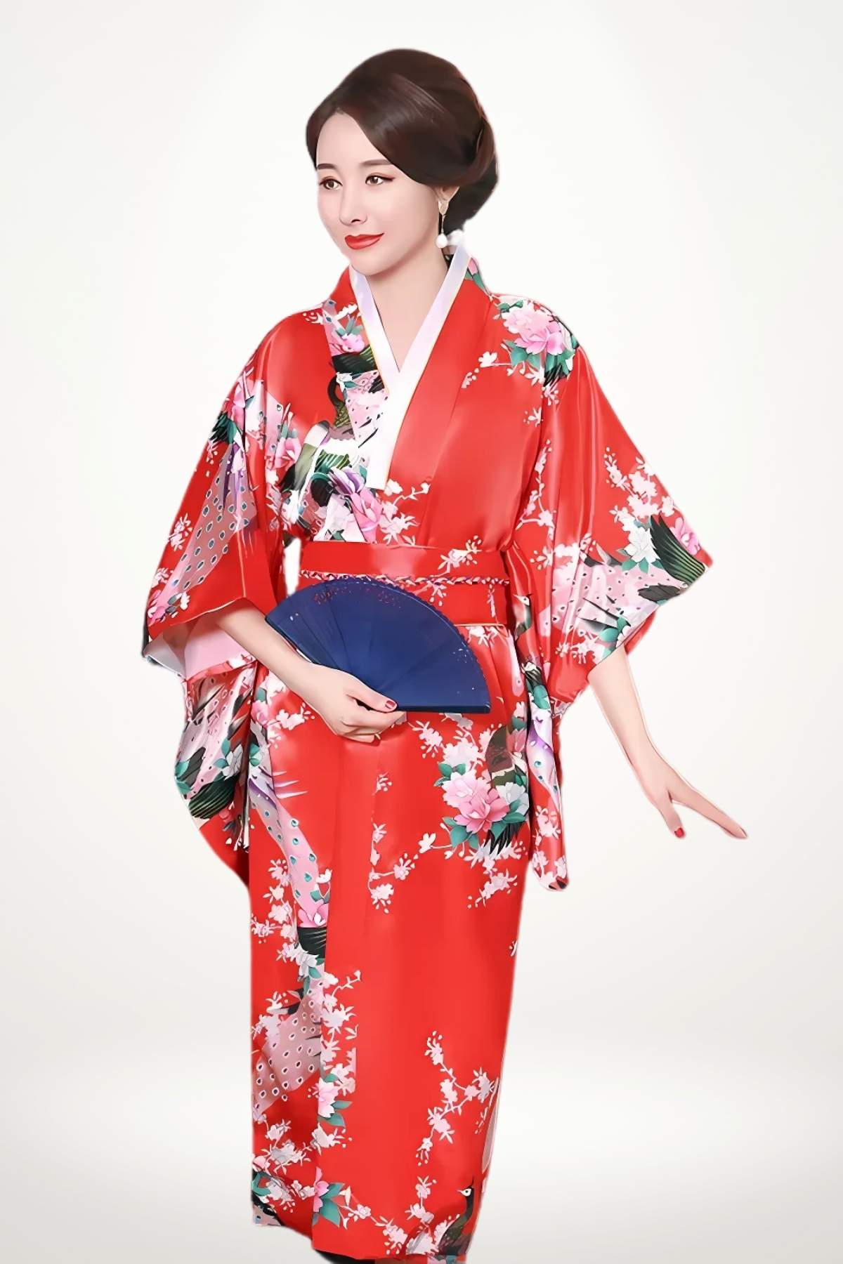 Femme élégante portant un kimono rouge orné de fleurs, tenant un éventail bleu dans un décor minimaliste
