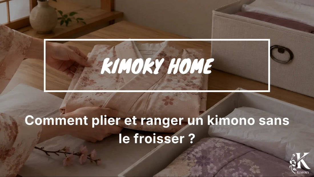 Kimono moderne soigneusement plié à plat pour le ranger sans le froisser