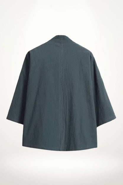 Kimono pour homme en tissu gris foncé, avec des manches larges et une coupe sobre et élégante