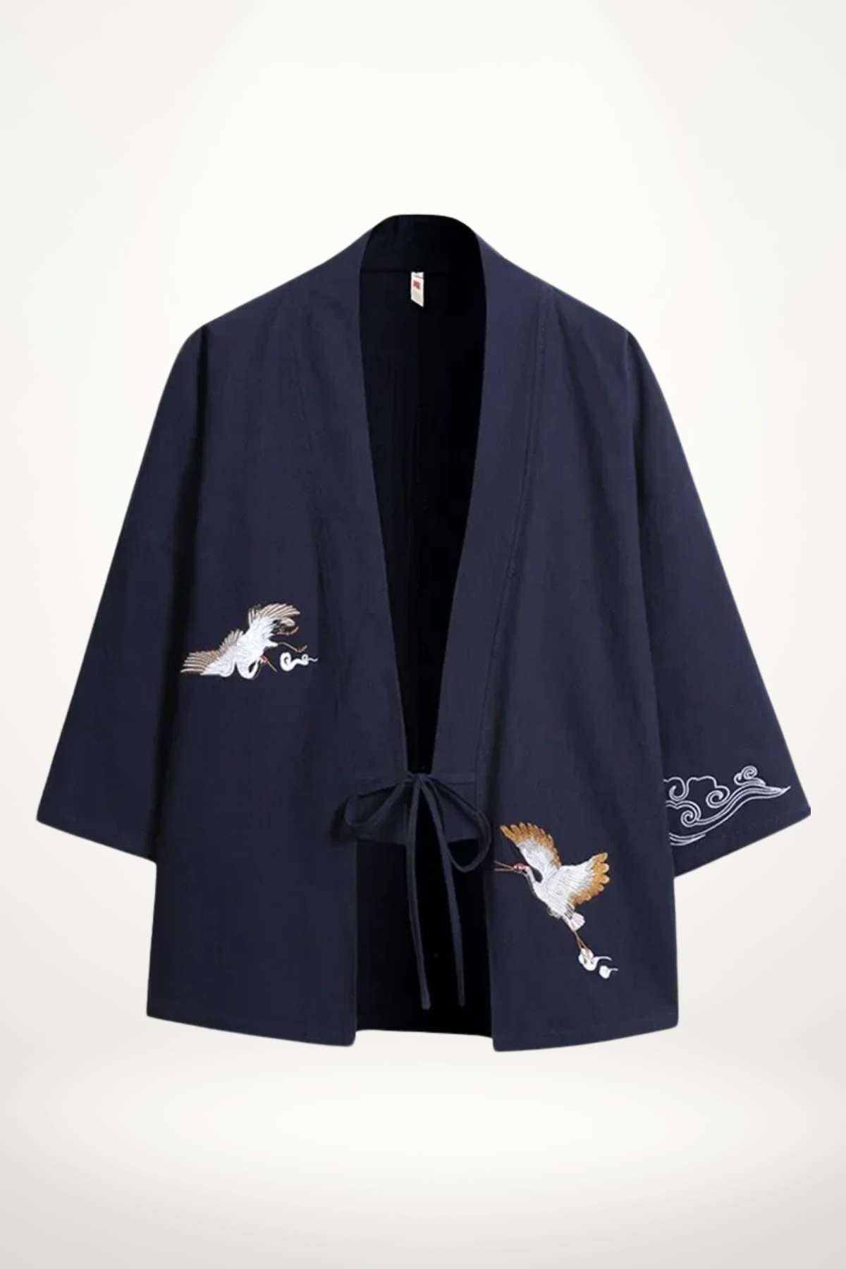Kimono japonais pour homme en tissu bleu marine avec broderies de grues et motifs de vagues