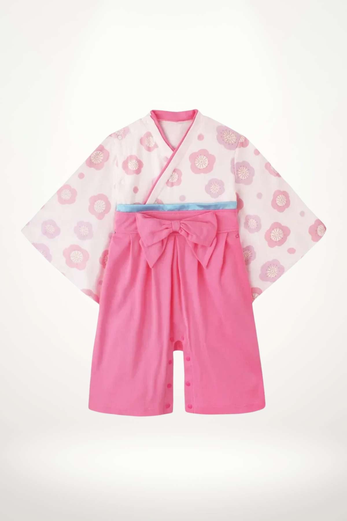Kimono pour bébé en rose avec motifs floraux, manches larges et ceinture en satin bleu