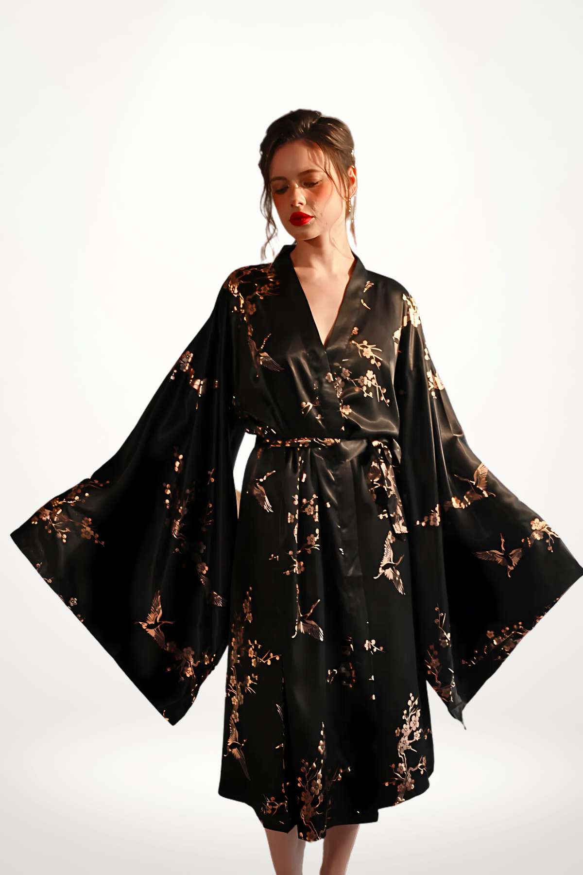 kimono femme satin noir motifs dorés oiseaux chic long élégant