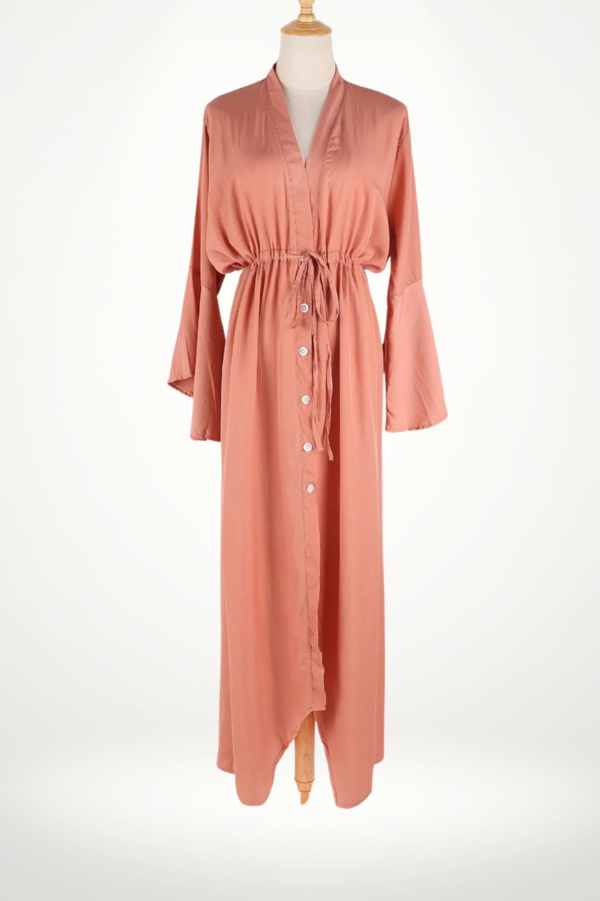 Kimono long en terracotta, à manches évasées, avec une ceinture à nouer et des boutons sur le devant