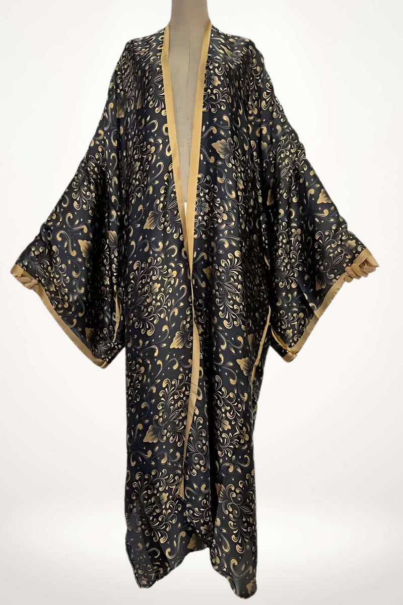 kimono femme long en satin noir à motifs dorés baroques et bordures beige
