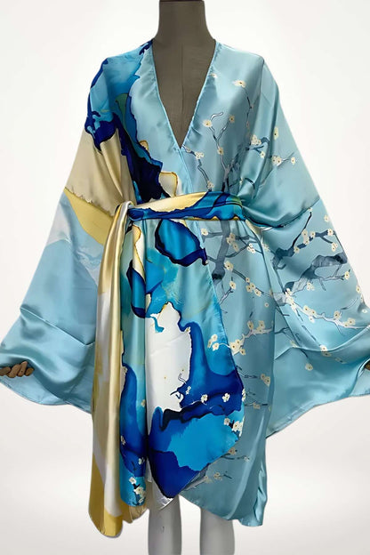 robe kimono chic femme satin bleu ciel à fleurs blanches