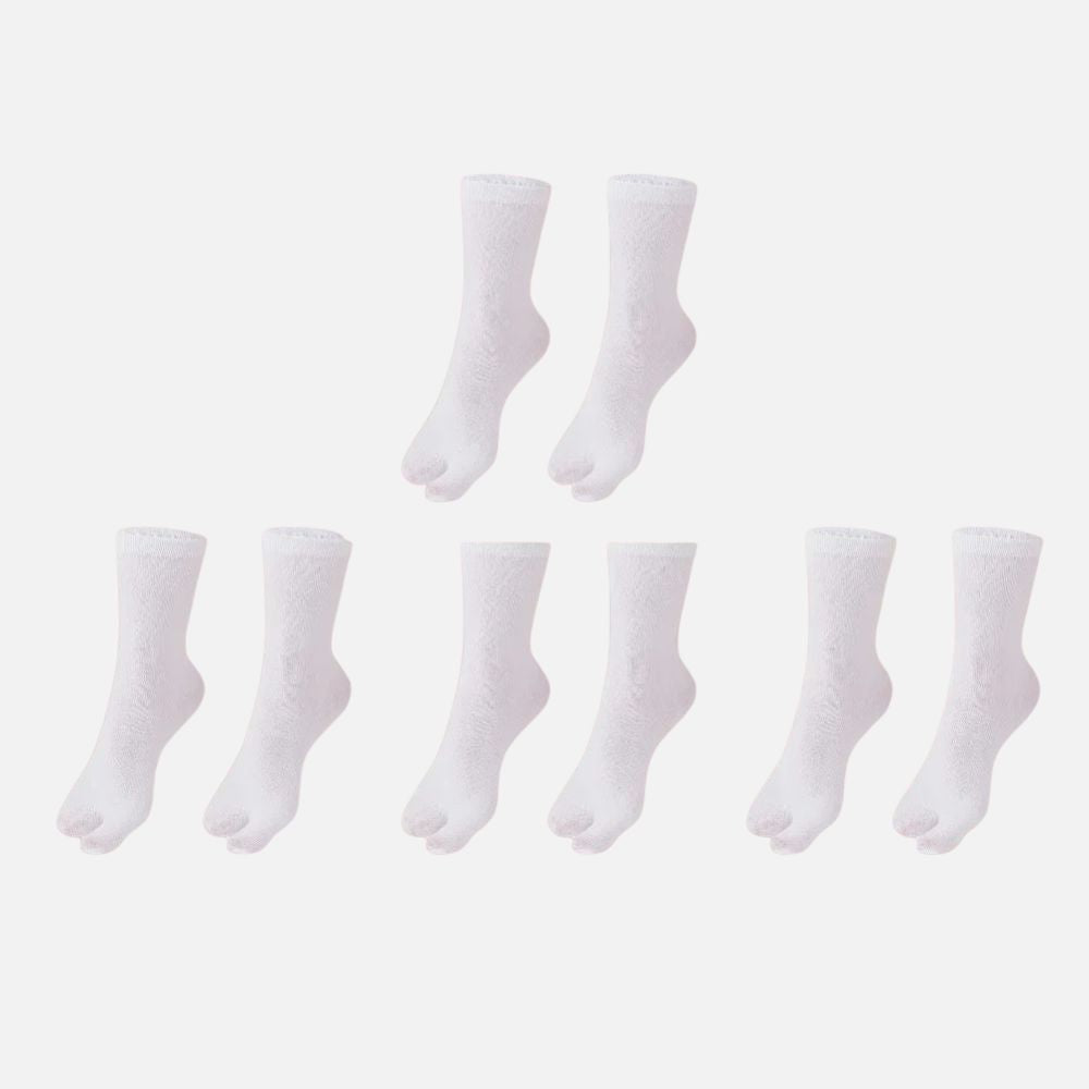 Lot de quatre paires de chaussettes tabi blanches, confortables, avec une texture douce et un design élégant