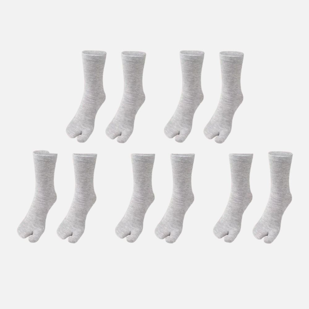 Lot de quatre paires de chaussettes tabi grises, en coton, avec une finition douce et un design traditionnel japonais
