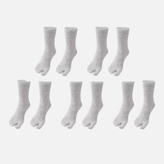 Lot de quatre paires de chaussettes tabi grises, en coton, avec une finition douce et un design traditionnel japonais