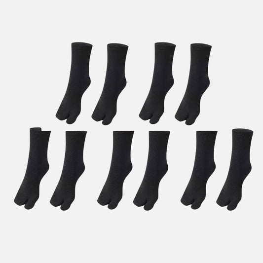 Lot de quatre paires de chaussettes tabi noires, avec un design unique et une texture douce