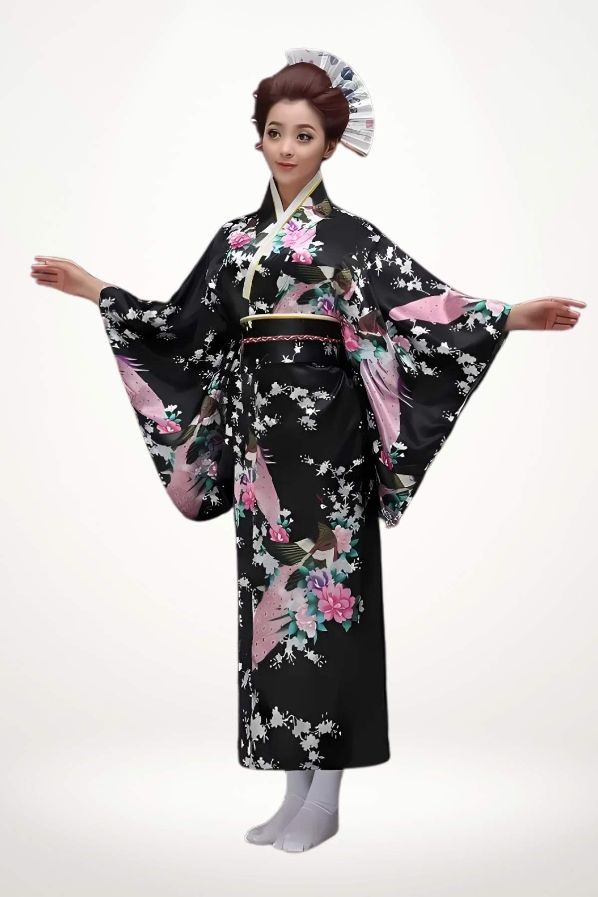 Femme debout en kimono long noir en satin à motifs floraux colorés et plumes exotiques, ceinture tressée inspirée du kimono traditionnelle.
