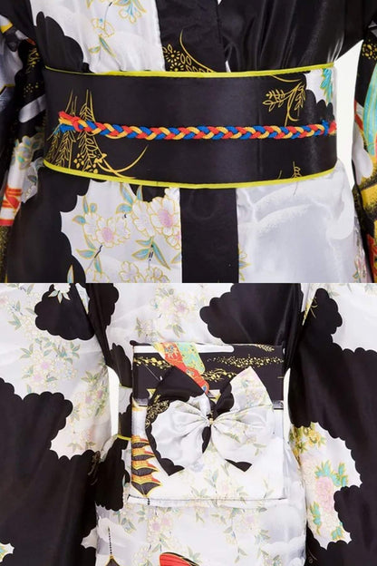 Kimono en satin noir et blanc avec motifs floraux, ceinturé d'un obi noir et d'une décoration colorée
