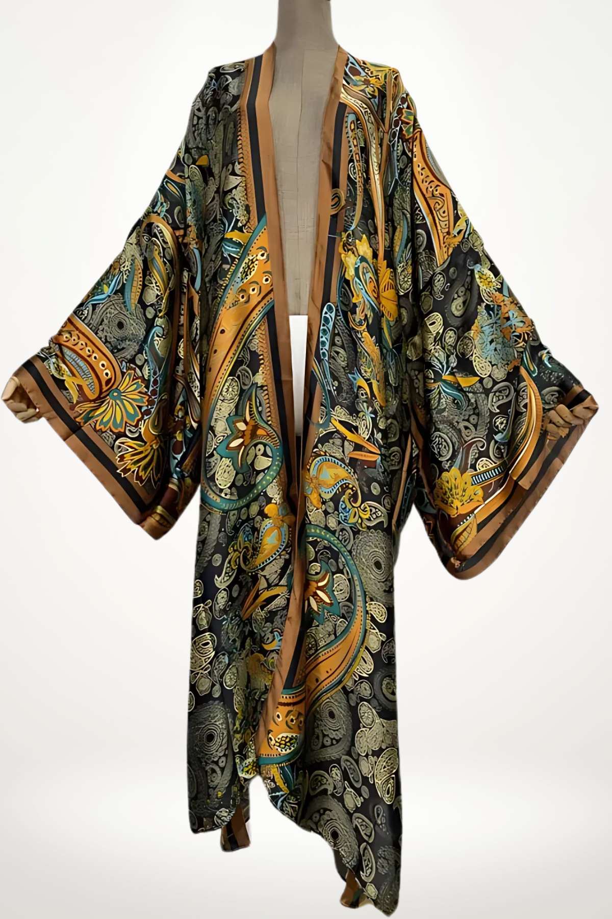kimono femme long en satin noir à motifs arabesques multicolores, coupe ample et élégante
