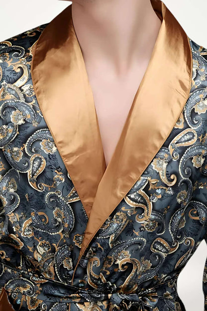 Kimono homme en satin noir avec motifs dorés et col en satin beige, élégant et sobre