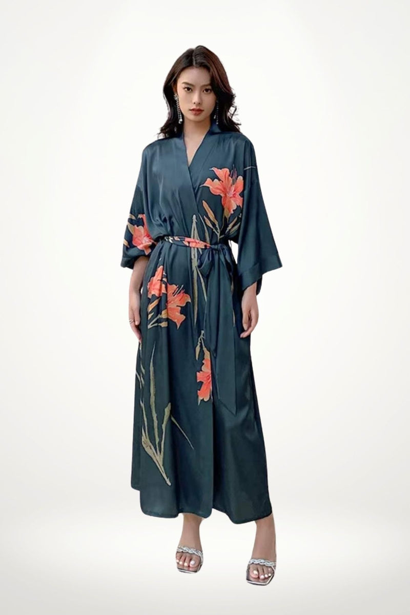 kimono long bleu marine satin fluide motif floral corail