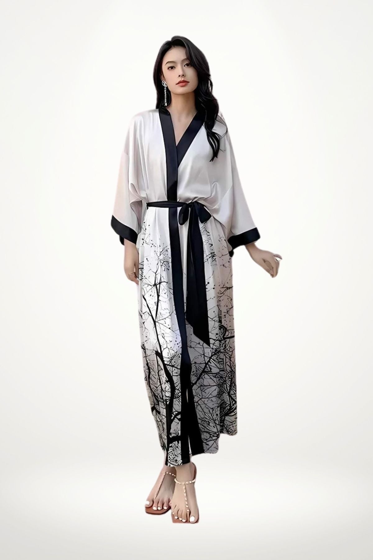 kimono luxe femme satin beige motif branches arbres noir style fluide long