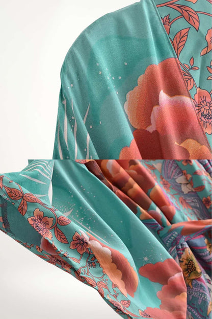 Kimono mi-long en tissu doux, vert turquoise avec motifs floraux roses et détails bohèmes