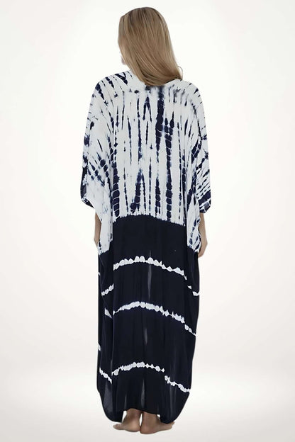 Kimono élégant pour la plage, avec un motif tie-dye bleu marine et blanc, en tissu léger et fluide