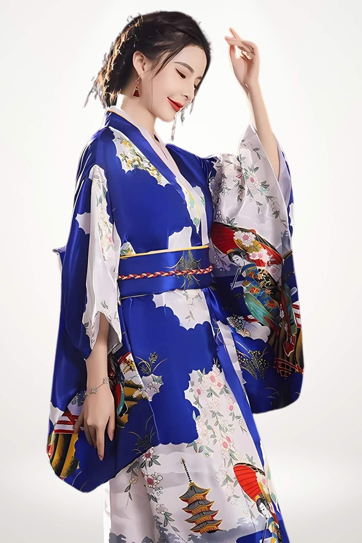 Femme en kimono long bleu royal en satin, motifs geisha et pagode inspirés du kimono traditionnelle, ceinture obi tressée.
