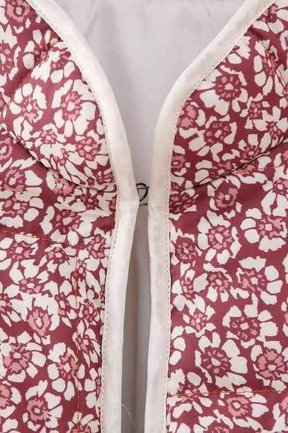 Manteau kimono matelassé femme imprimé floral bordeaux et blanc, col mao, poches plaquées, tissu polyester-rayonne-acétate.