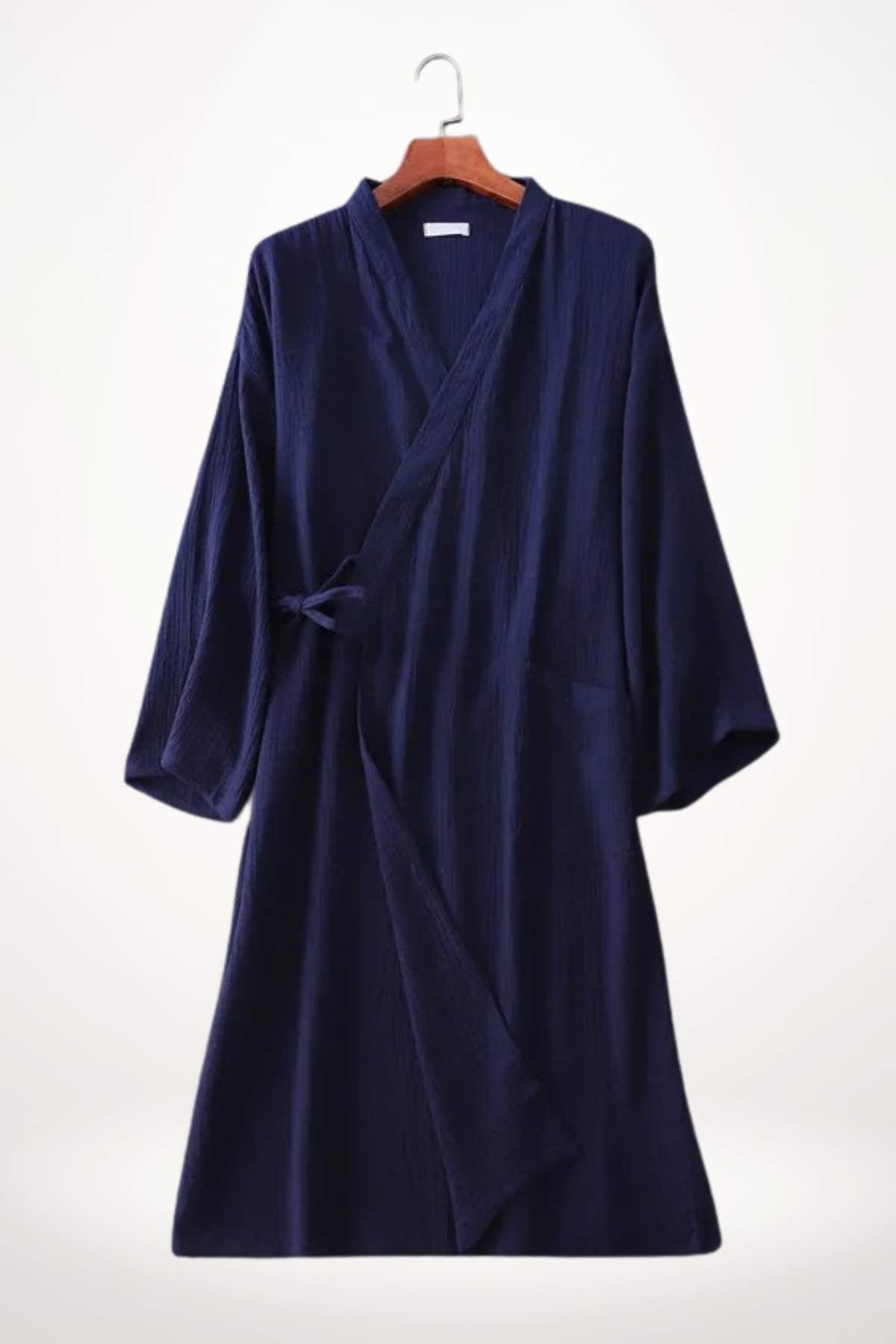 Peignoir kimono femme en tissu bleu marine, avec des manches larges et une ceinture à nouer