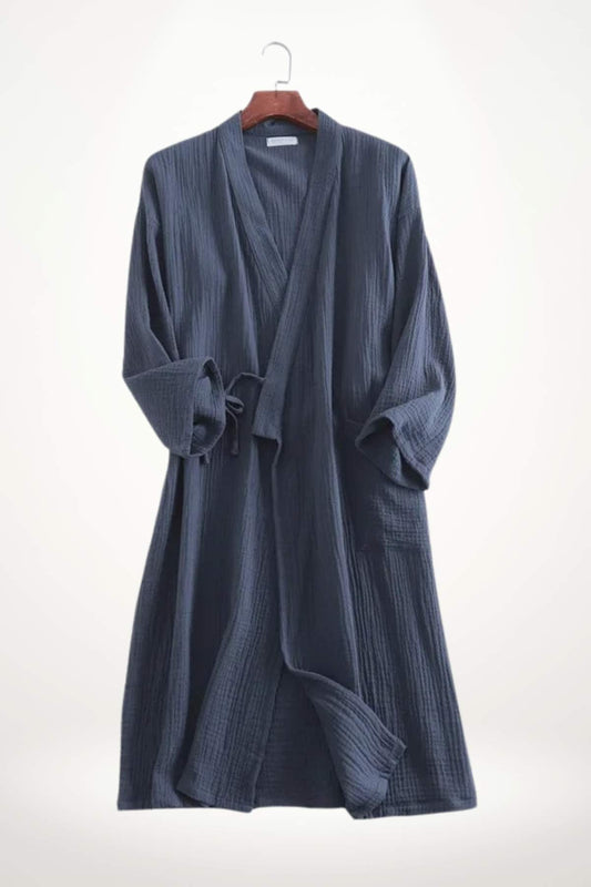 kimono robe de chambre homme anthracite en gaze de coton, style japonais moderne pour détente masculine et confort intérieur raffiné