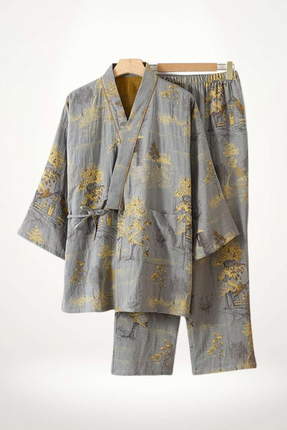 Pyjama kimono pour homme en tissu gris avec motifs dorés de paysages japonais, élégant et confortable