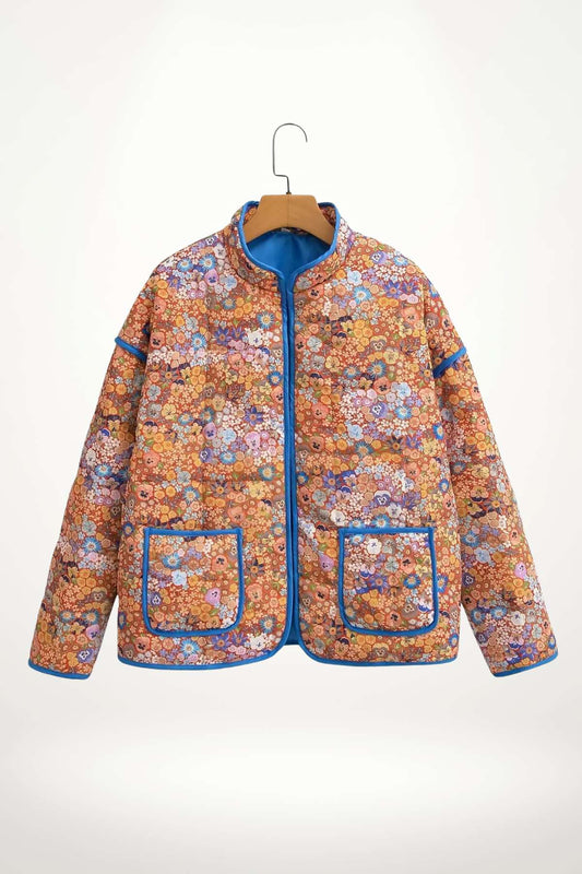 Veste kimono matelassée femme imprimé Liberty corail bleu, doublure satin, polyester rayonne acétate, col mao, fermoirs crochets métalliques.