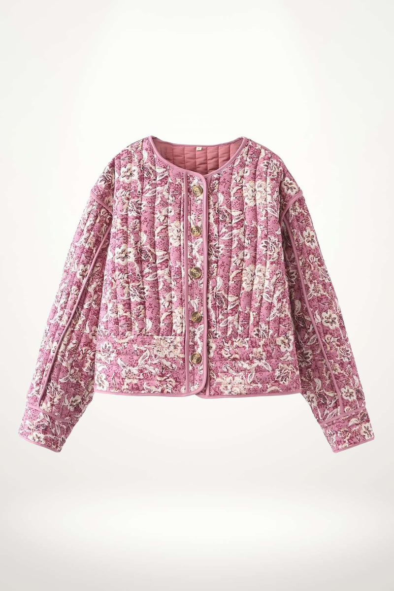 Veste kimono matelassée femme motif floral rose, piquage vertical, col rond, boutons imitation nacre et bordures piping, style bohème-chic.